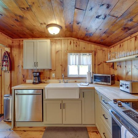 Rustic Cabin Retreat On Rangeley Lake! Exterior photo